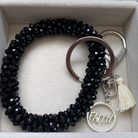 Handmade Black Beaded Keychain Bracelet Silver Key Ring Wristlet - Picture 7 of 8